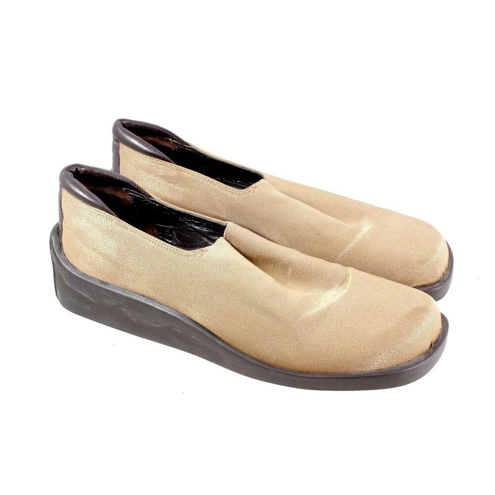Donald J. Pliner Size 9 M Tan Slip-on Clogs No-Slip Comfort